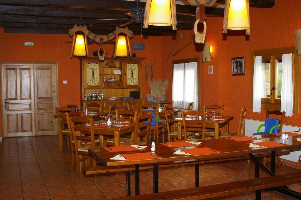 Hosteleria Santa Cruz Santa Cruz De La Seros Exterior photo