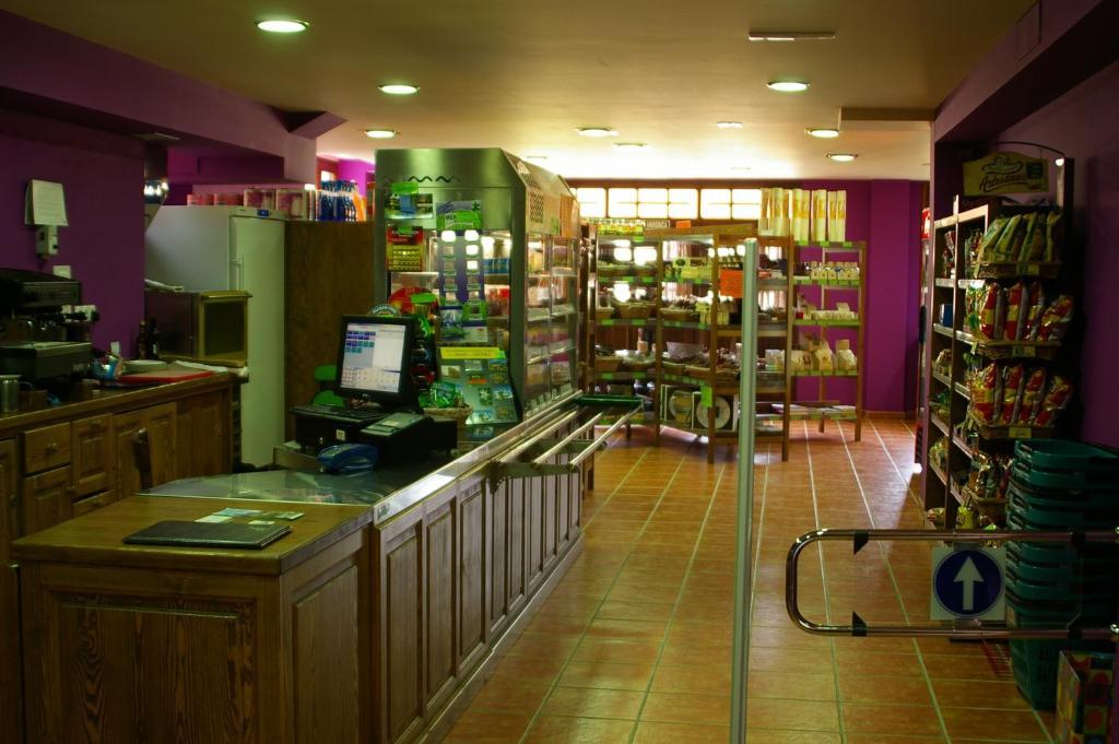 Hosteleria Santa Cruz Santa Cruz De La Seros Exterior photo